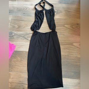 L’ Atiste  medium black dress.